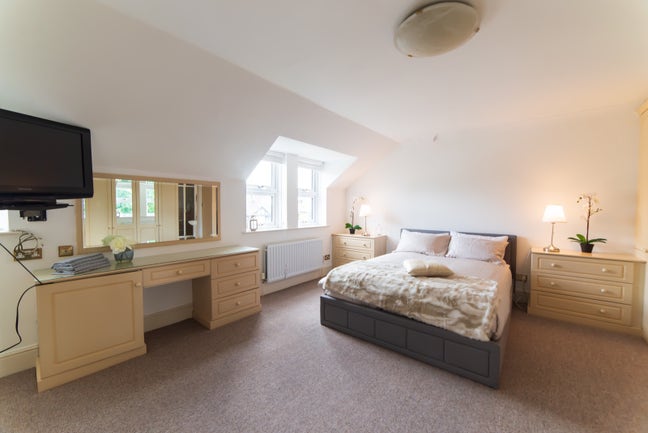 Big double en-suite / Chiswick Main Photo