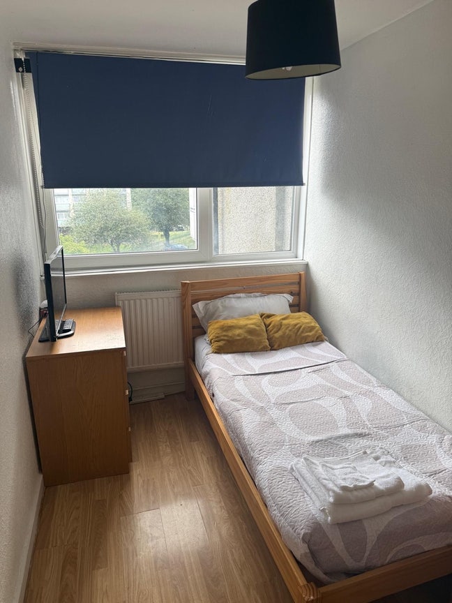 Single room available in Woodford Green Maisonette Main Photo