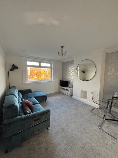 4 bedroom upper villa flat available now Main Photo