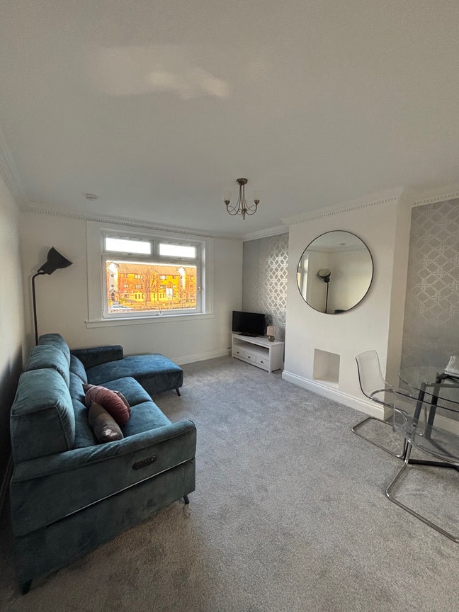 4 bedroom upper villa flat available now Main Photo