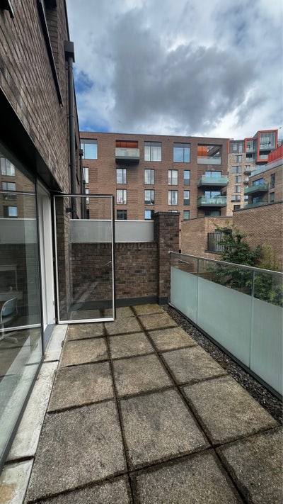 🌸 Modern house just 10min from North Greenwich  Main Photo