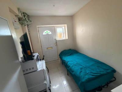 Spacious single room to rent in Dartford, DA1  Main Photo