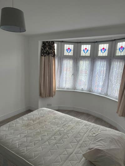 Spacious double room to rent in Barking, IG11 Main Photo