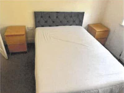 Large Double Room – &pound;1100 pcm (Bills Included)  Main Photo
