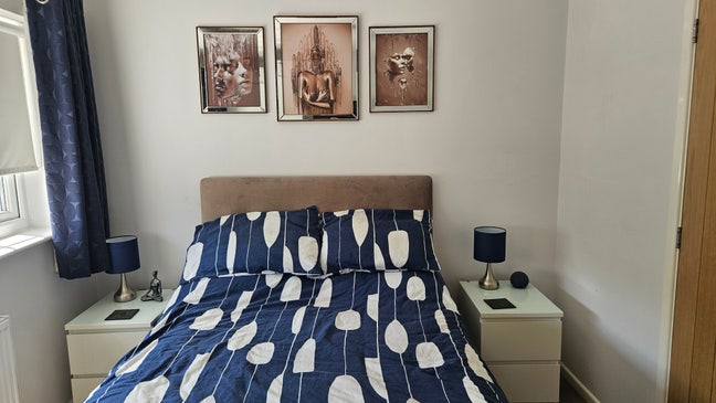  double room to rent monday to Friday  Main Photo