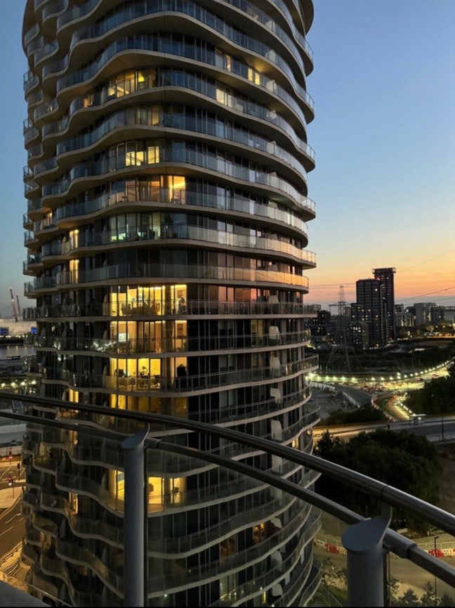 Luxury Penthouse | 1,100 sq ft | Panoramic Views Main Photo