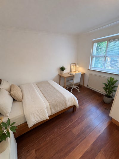 Double Room on Greenland Dock  Main Photo