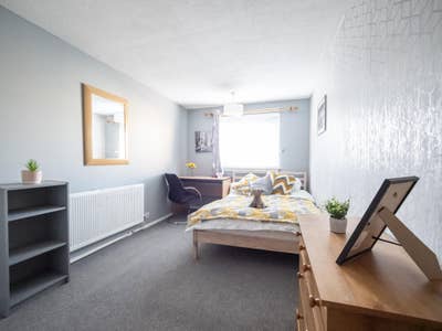 *Luxury Double Room- 5 mins walk from city centre* Main Photo