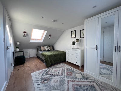 Luxury New Large En-suite Double Room  Main Photo