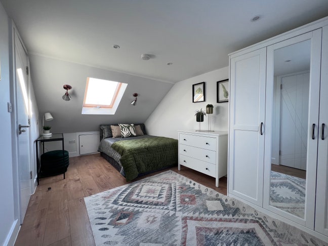 Luxury New Large En-suite Double Room  Main Photo