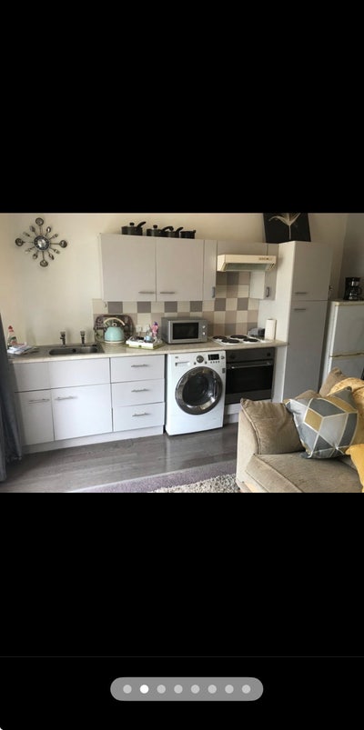 1 Bed Flat Close to Train   Station &  Town Centre Main Photo