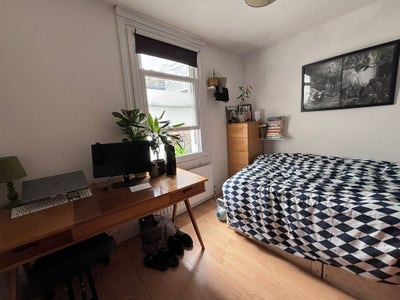 Bright Room in friendly Brixton houseshare Main Photo