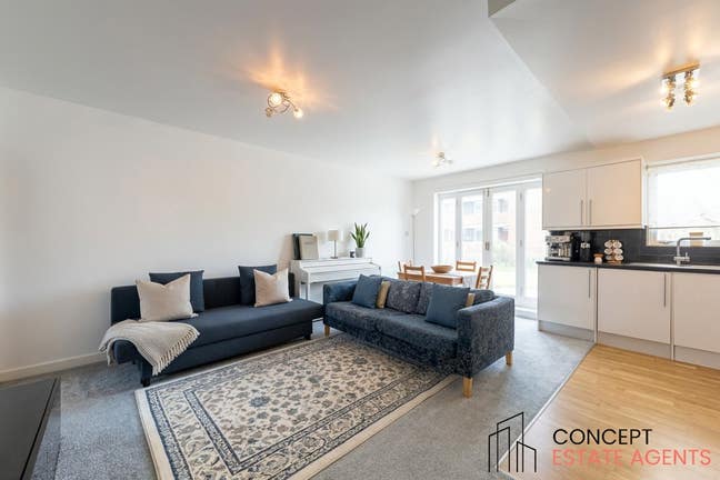 2 Bed flat on Webber Street, Southwark, SE1 Main Photo
