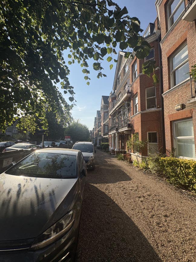 Large double room in Clapham South  Main Photo