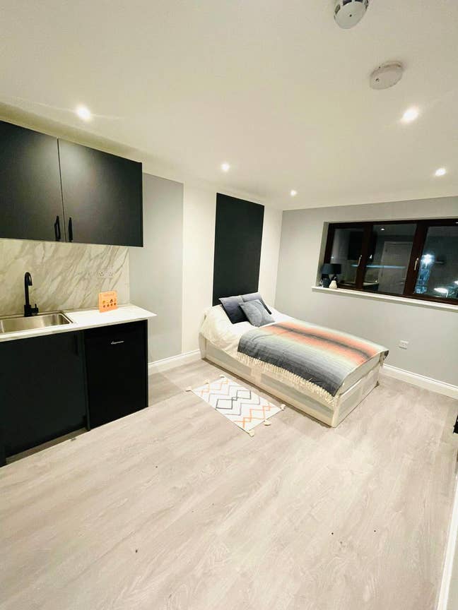 🏡 Self-Studio Flat to Let in 📍Canning Town Main Photo