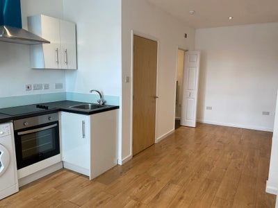 Studio Apartment in a Great Location Main Photo