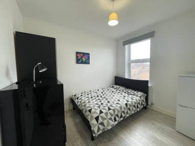  Bright Double Room Near Seven Sisters – All Bills Main Photo
