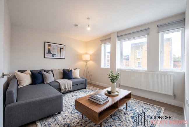 1 Bed flat on Tooting High Street, SW17 Main Photo
