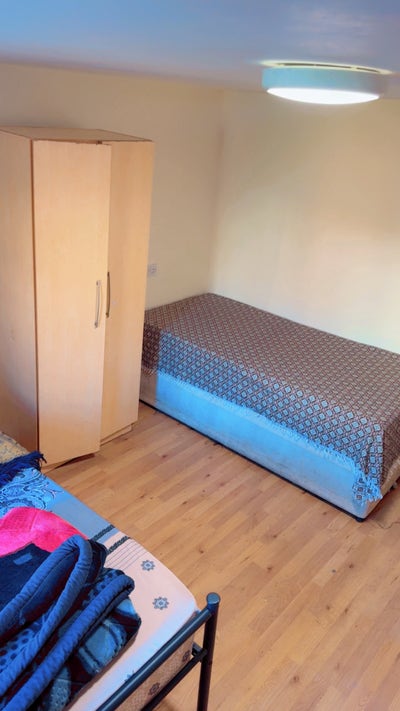 Beautiful room to rent  Main Photo
