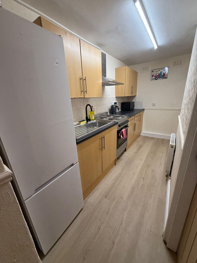 🏡 Spacious Double Room – Bills Inclu ✨ Askew Main Photo