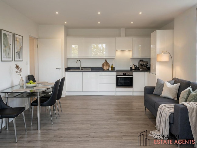 2 Bed Apartment on Mitcham Road, Tooting, SW17 Main Photo
