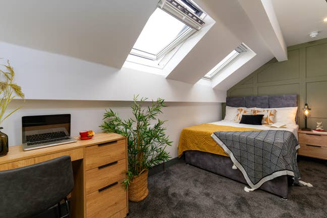 Luxury Ensuite Room | Salford | Bills Inc Main Photo
