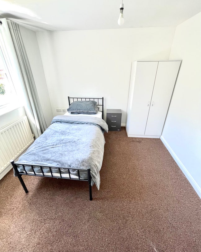 Large Studio Room | Detached House  Main Photo