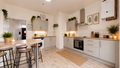 🏡 Stylish Fully Furnished Double En-Suite Room –  Main Photo