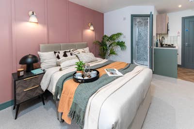Stylish New Ensuites | Furnished | All Bills Inc Main Photo