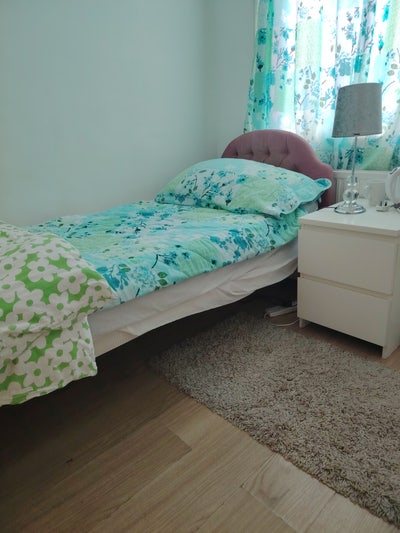 One single bedroom available short term Main Photo