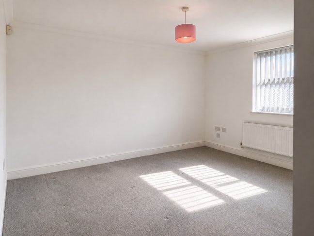 Large Master Bedroom with your own en-suite Main Photo