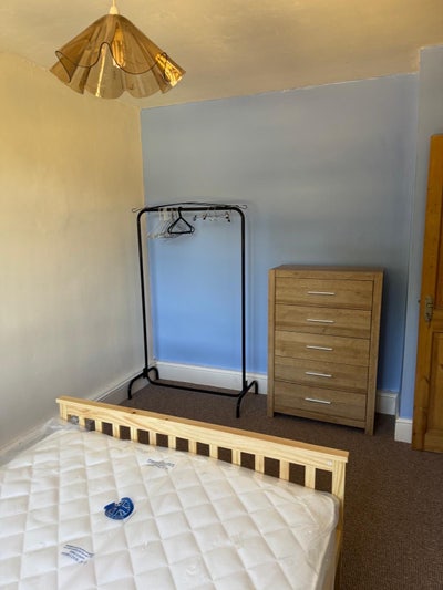 Room to rent  Main Photo