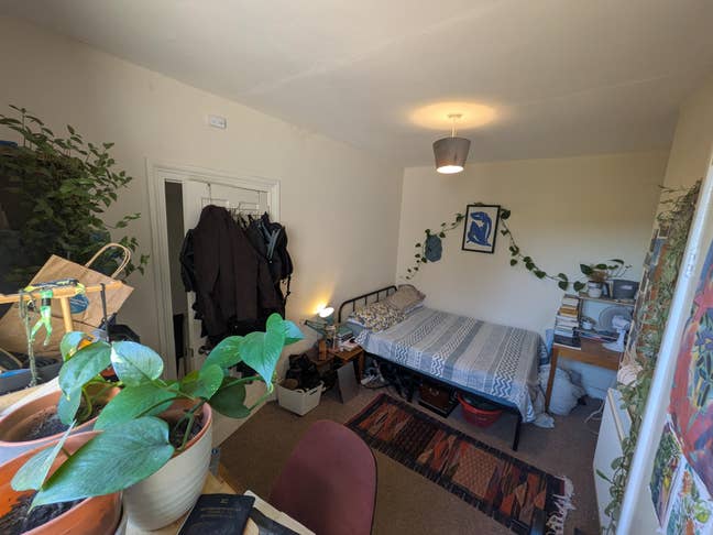 Double unfurnished room in spacious St Judes House Main Photo