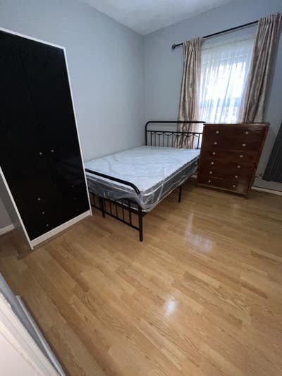 Spacious Double En-suite room Main Photo