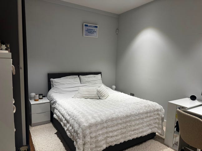 Double room in a 3-bed mews house (Hyde Park) Main Photo