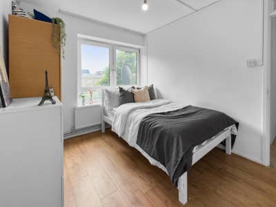 ✨Spacious Room Near Tower Bridge | 7 Min Walk 🏠 Main Photo