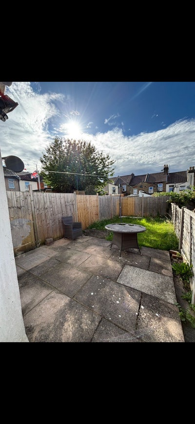 Lovely 4 bedroom House Main Photo