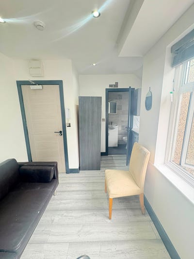 DSS - Studio Flat Available in Bellingham SE6 Main Photo