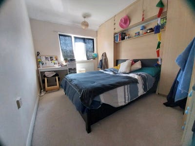 Cosy & Spacious Double Room Main Photo