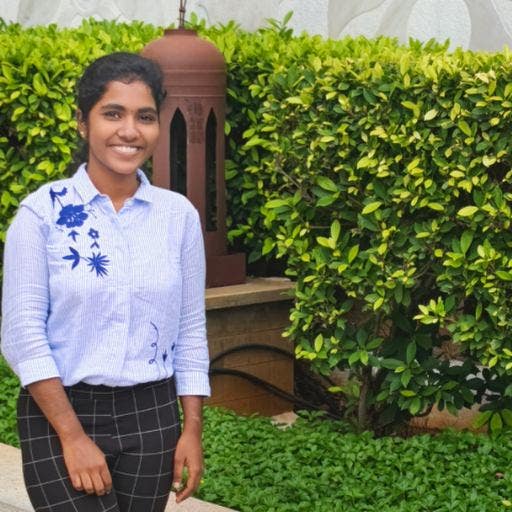 Professional Female seeks a single or double room Main Photo