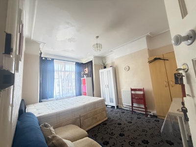 2 Double Rooms Together in E10 Area  Main Photo