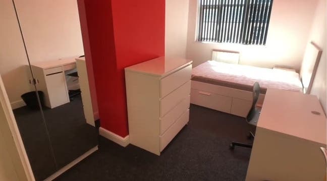 3 Large Bedrooms 2 Bathrooms Fully Furnished Main Photo