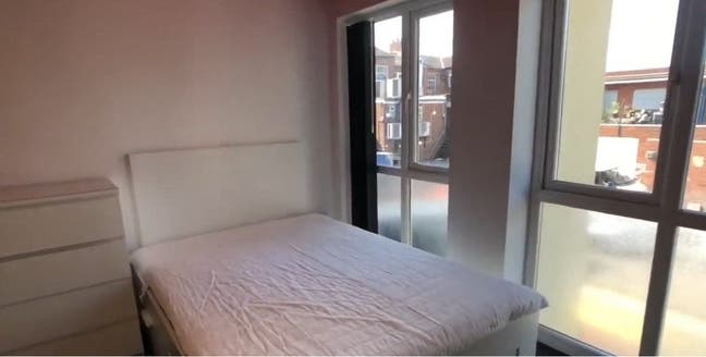 Semi Studio Double Room Fully Furnished Bills incl Main Photo