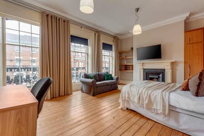 Gorgeous Home In City Centre Main Photo