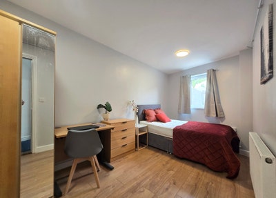 Spacious Ensuite Double Room | All Bills Included Main Photo