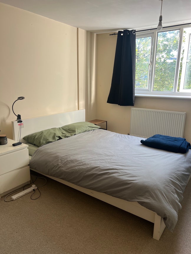 Double Room Near Queen’S Park - Available Now Main Photo