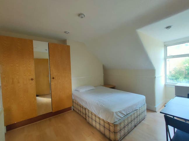 Spacious Double Room in Wood Green N22 Main Photo