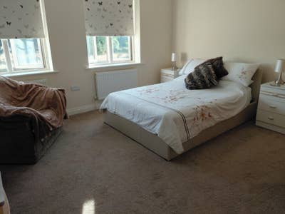 Large Double room with own seperate bathroom  Main Photo