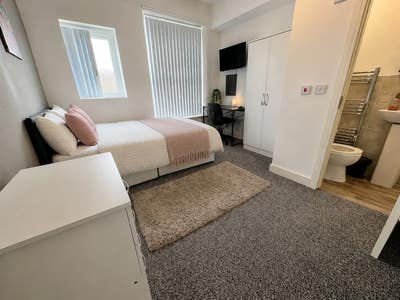 Stylish Ensuite Rooms | All Budgets Main Photo