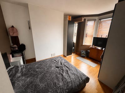 Double Room for 1 or Couple, Leave a Contact Nr Main Photo